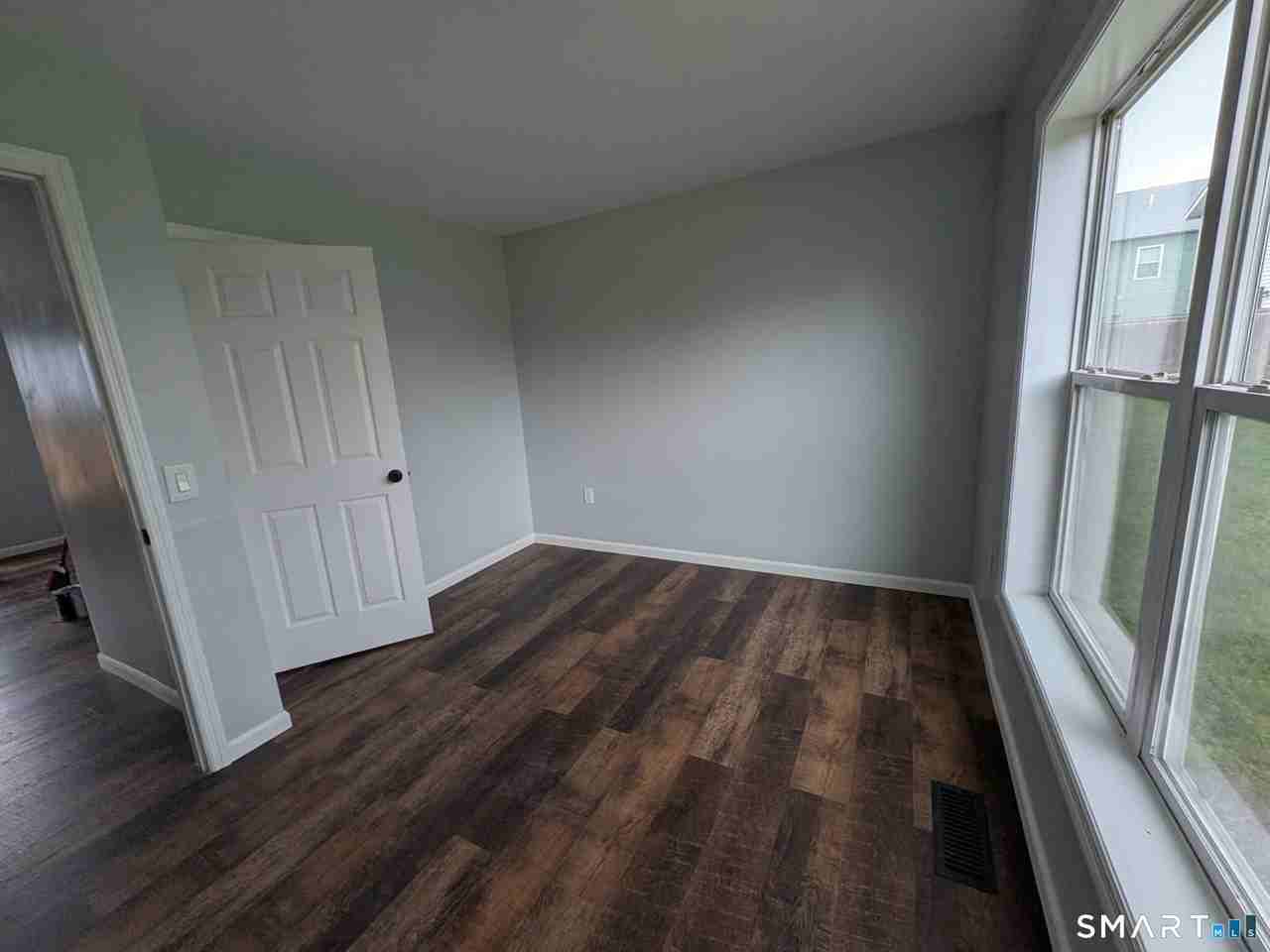 619 Shelton St - Photo 7 of 13