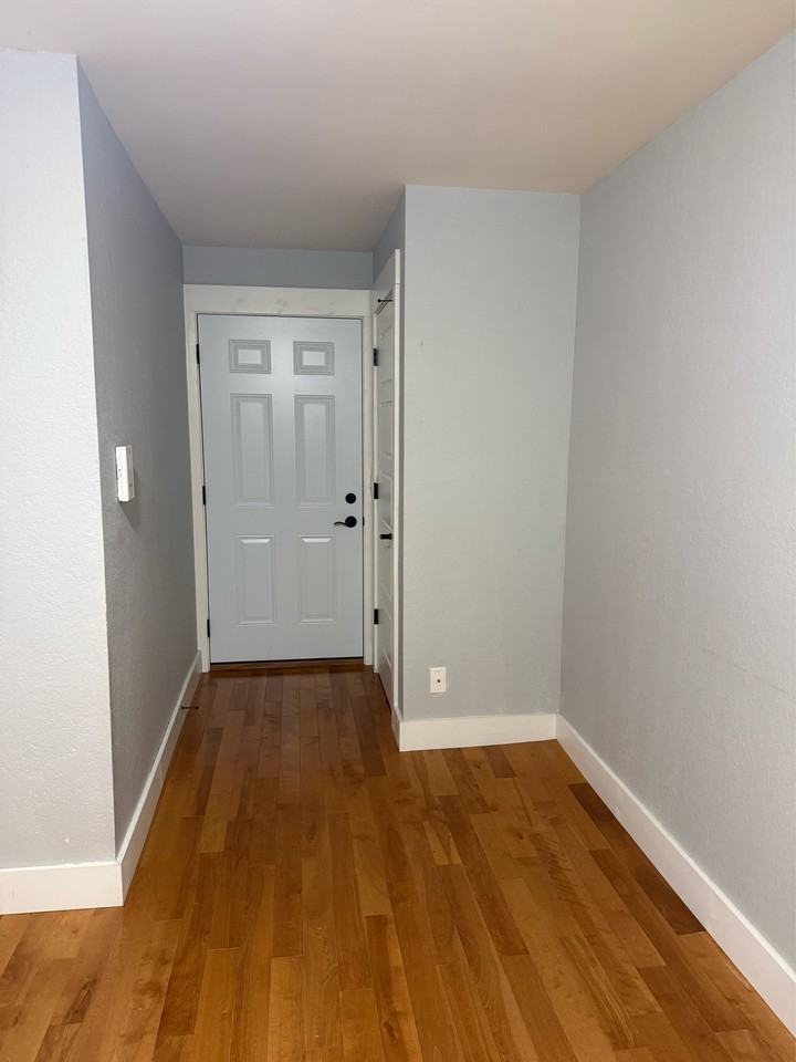 270 W 17th St #14 - Photo 3 of 9