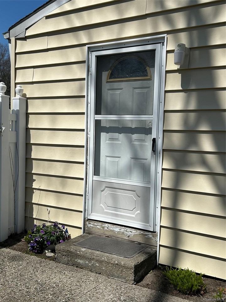 5 Whitney Ln - Photo 2 of 17