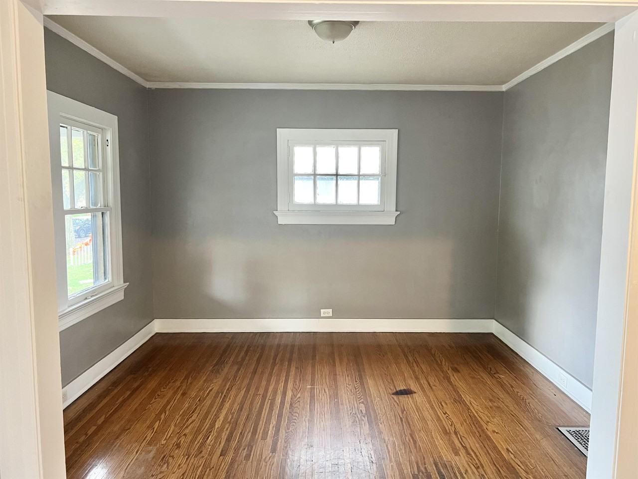 666 Eastlawn Ave #1 - Photo 4 of 11