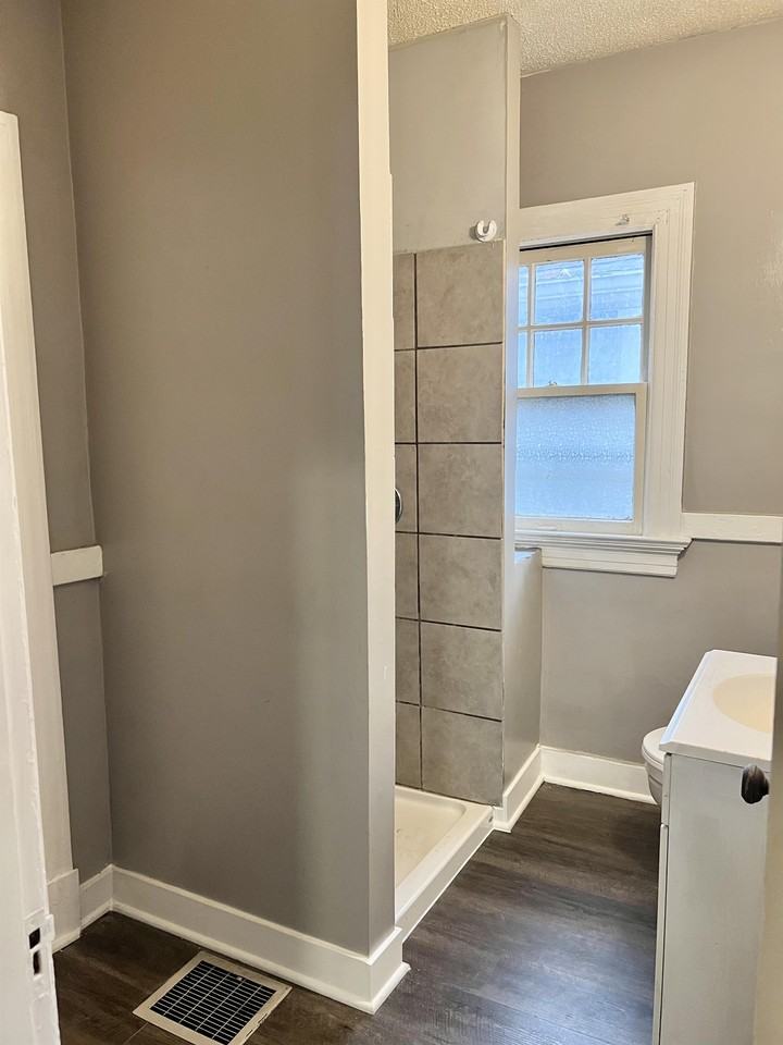 666 Eastlawn Ave #1 - Photo 7 of 11