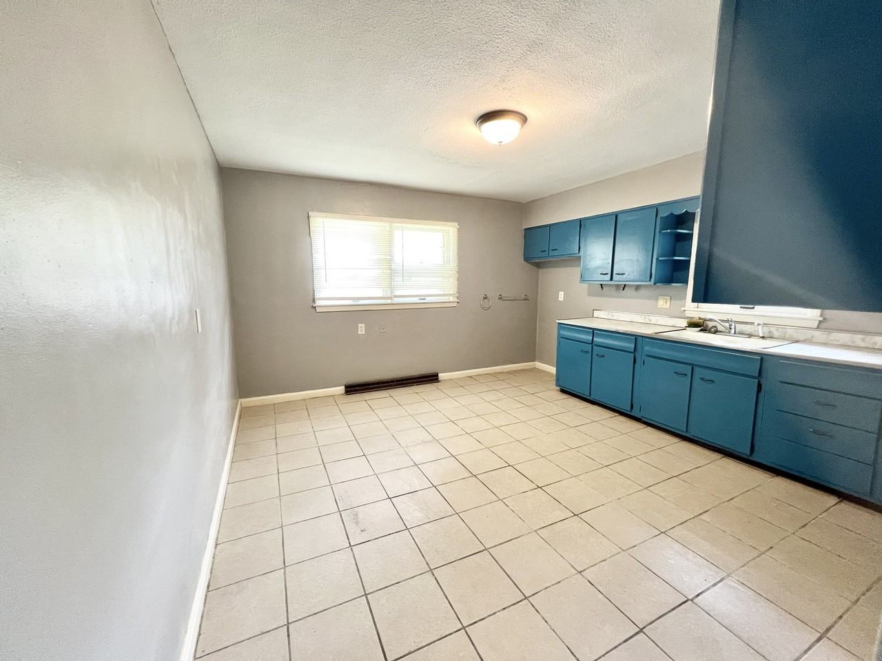 2400 Burwell Ave #1 - Photo 4 of 8