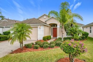 featured image of 2250 Chinaberry Cir Se #1