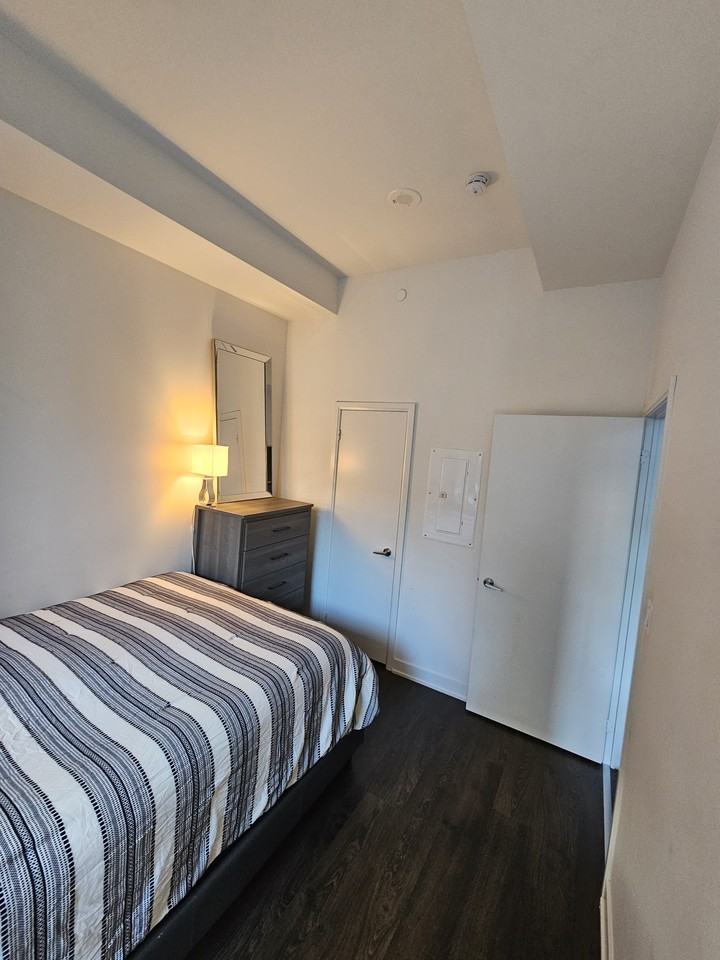 576 Front Street West #8th Floor - Photo 5 of 12