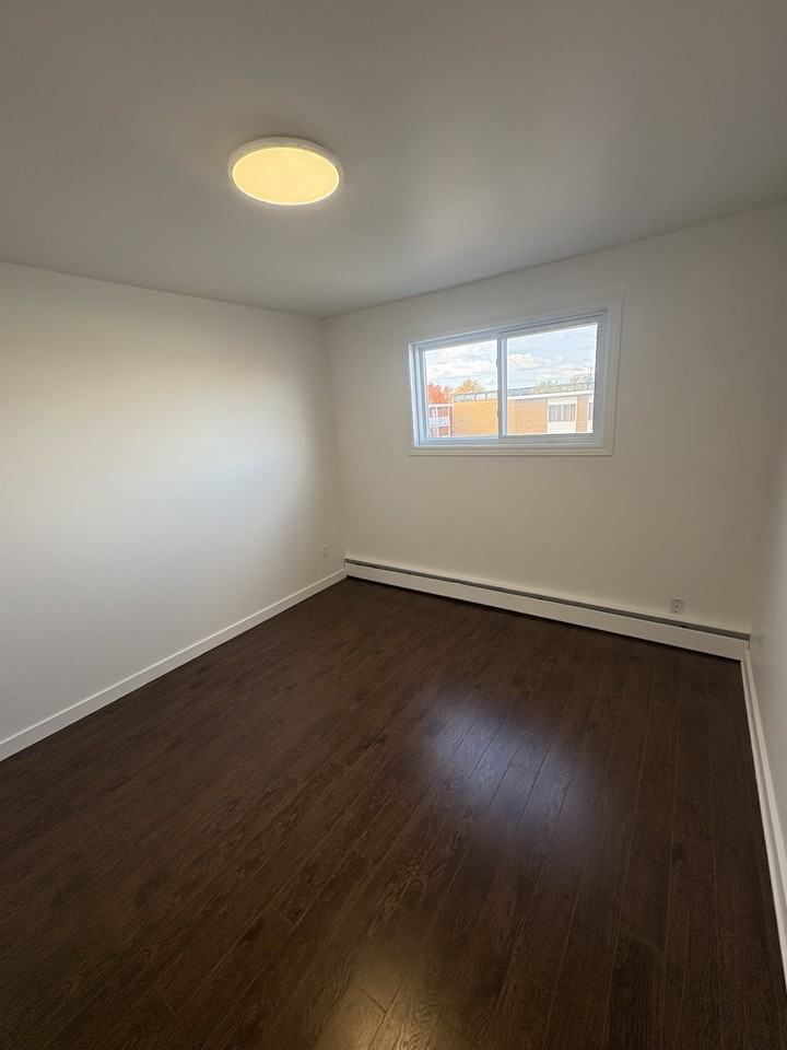 718 Rue Principale - Photo 6 of 8