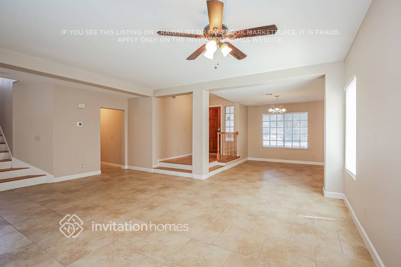 2121 Harbor Cliff Dr - Photo 4 of 18