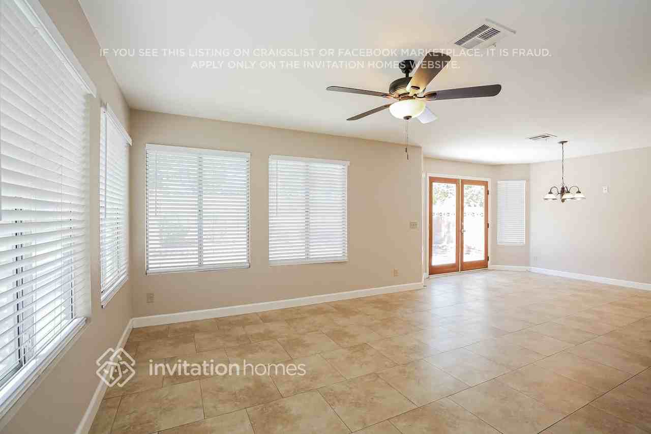 2121 Harbor Cliff Dr - Photo 6 of 18
