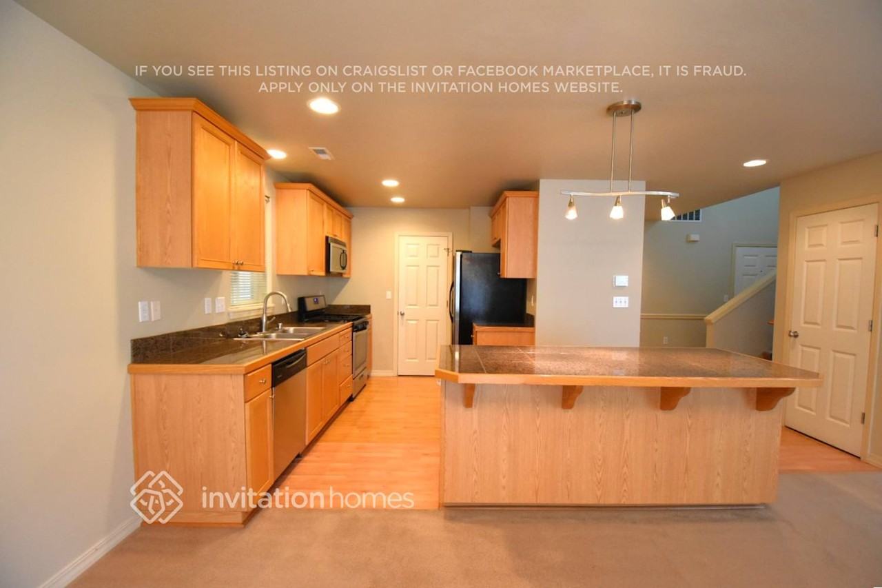 3381 S 283rd Ln - Photo 5 of 11