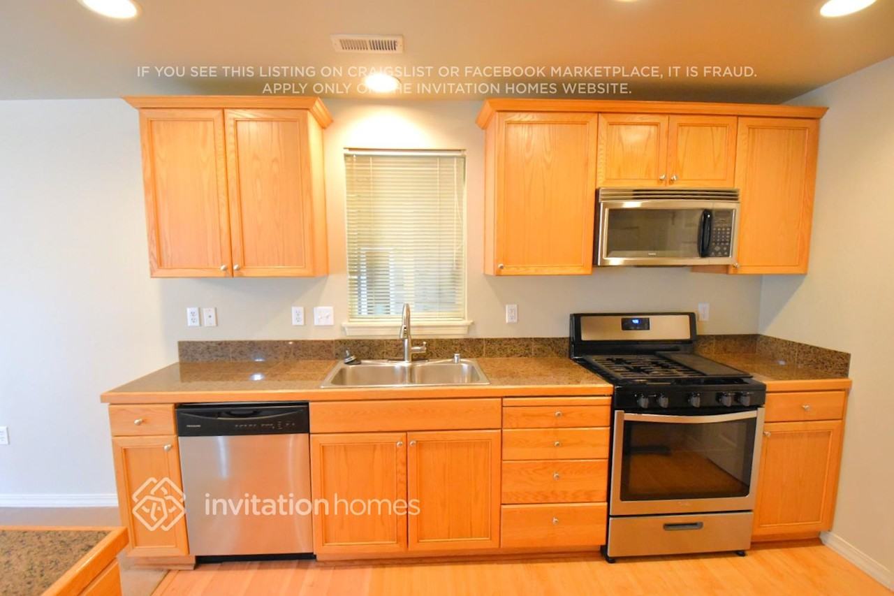 3381 S 283rd Ln - Photo 6 of 11