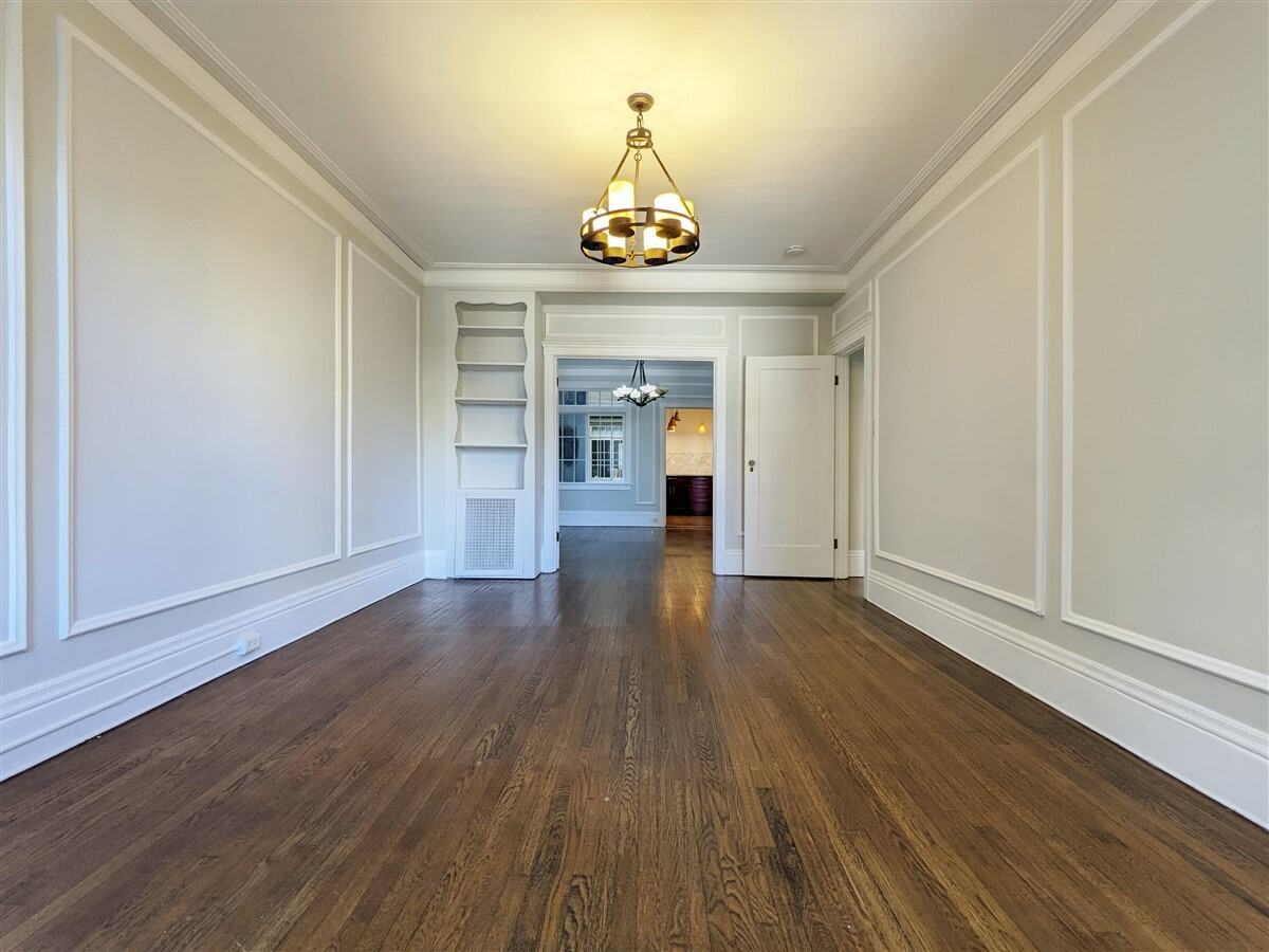 2030 Franklin St #202