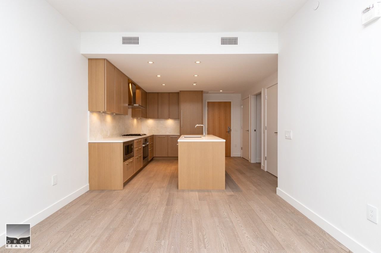 3220 Connaught Cres - Photo 3 of 10