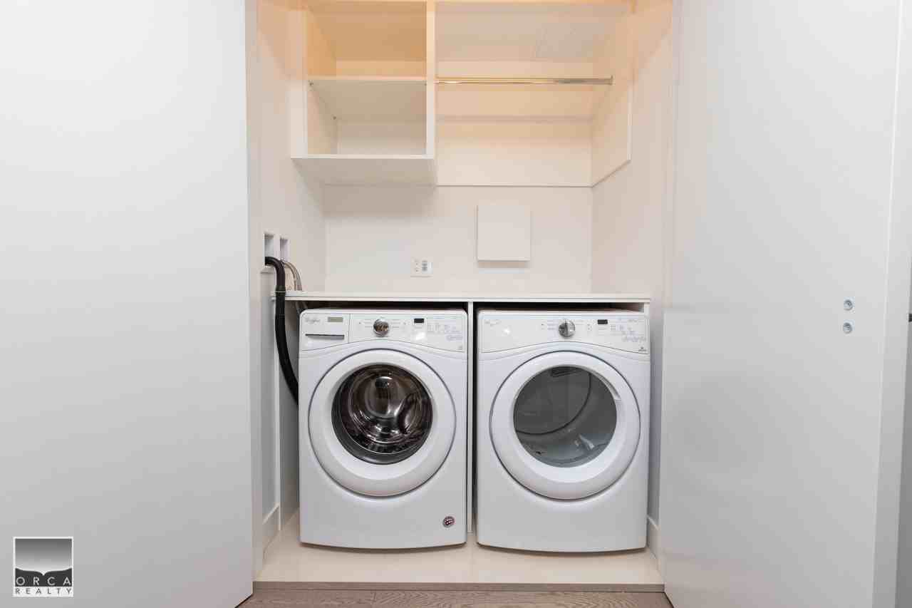 3220 Connaught Cres - Photo 7 of 10