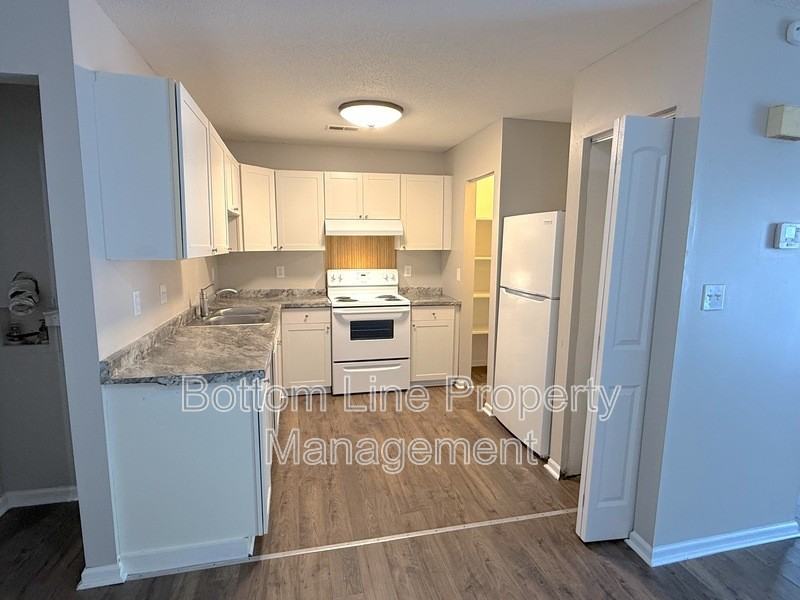 846 W Warren St #D2 - Photo 5 of 12