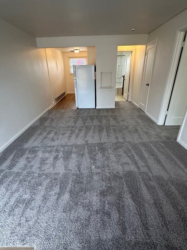 4717 44th Ave Sw - Photo 2 of 13