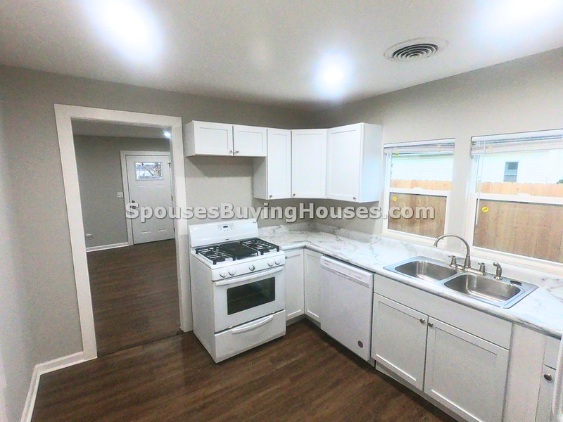 717 W Fourth St - Photo 5 of 17