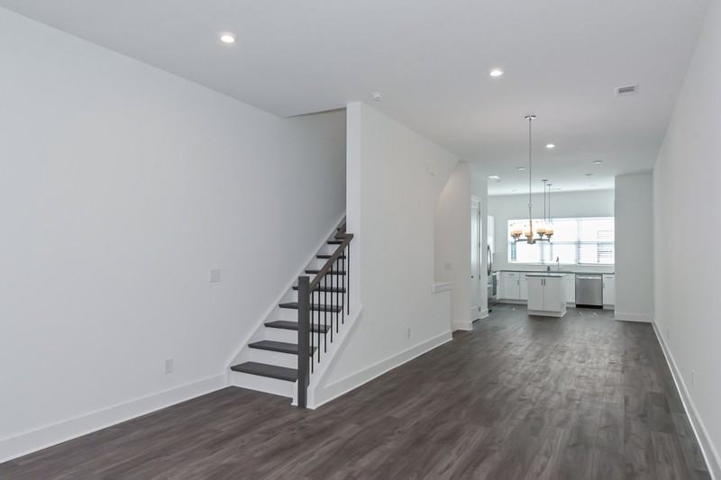 728 Eloise Way Se - Photo 4 of 13