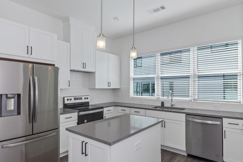 728 Eloise Way Se - Photo 5 of 13