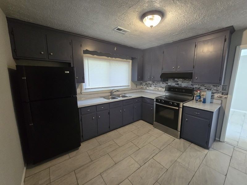 3445 Francis St - Photo 3 of 11