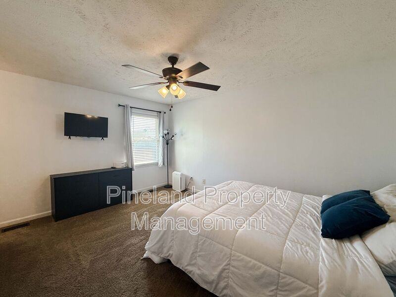 815 Zapata Ln - Photo 2 of 19