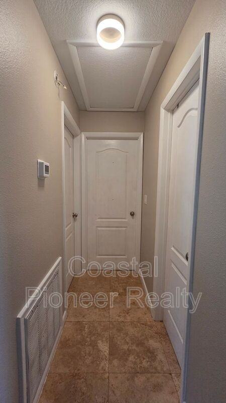 541 Roanoke St - Photo 6 of 21