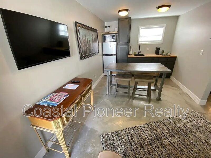 5420 29th Ave S #B - Photo 6 of 10