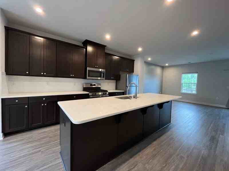 1103 Excelsior Grand Ave - Photo 3 of 31