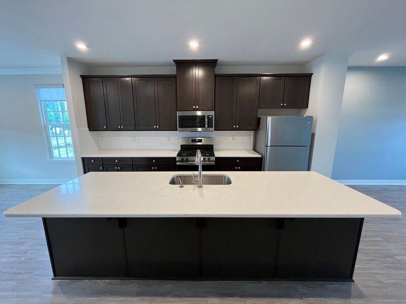 1103 Excelsior Grand Ave - Photo 4 of 31