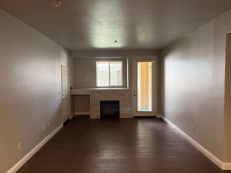 41410 Juniper St #1-12 - Photo 5 of 30
