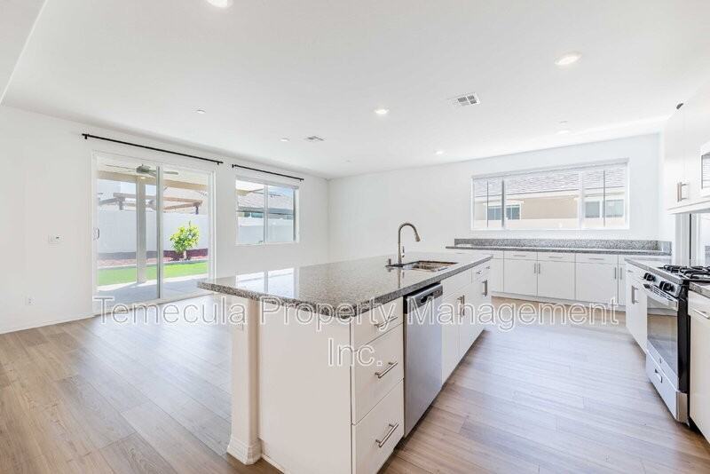1816 Tapaderos St - Photo 6 of 21