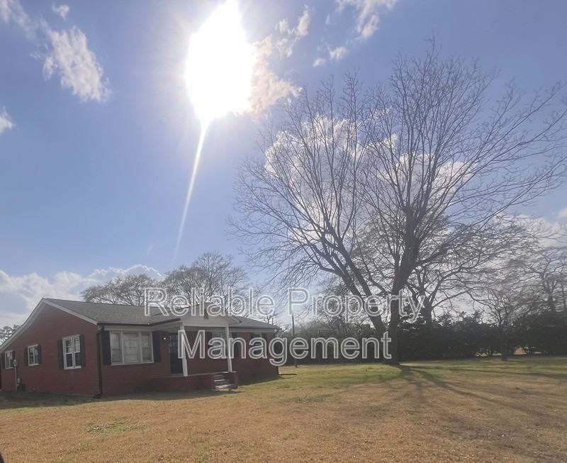1638 Evans Rd - Photo 3 of 10