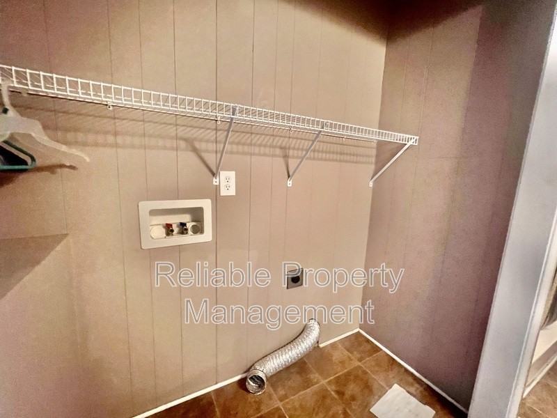 1638 Evans Rd - Photo 5 of 10