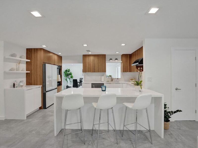 260 Nw 36th St - Photo 2 of 35