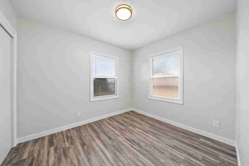 1918 Skyline Dr - Photo 7 of 11