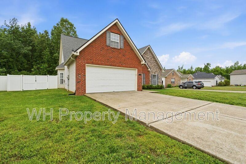 572 Preakness Ci Pleasant View - Photo 3 of 34