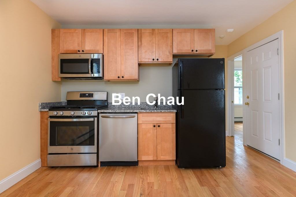 305 Hurley St #2B