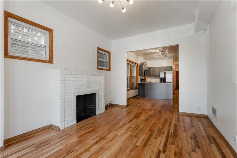 2110 N Oakley Ave #1F - Photo 6 of 17