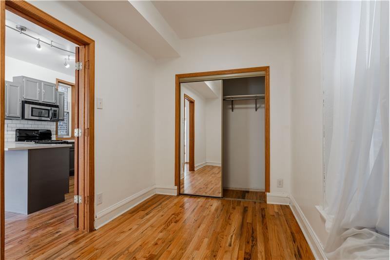 2110 N Oakley Ave #1F - Photo 7 of 17