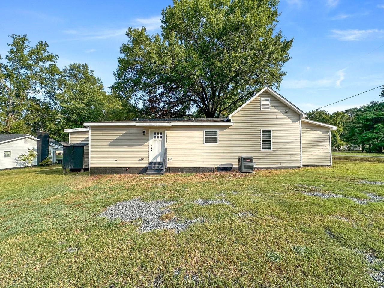 Bel Aire Avenue 1202 - Photo 4 of 18