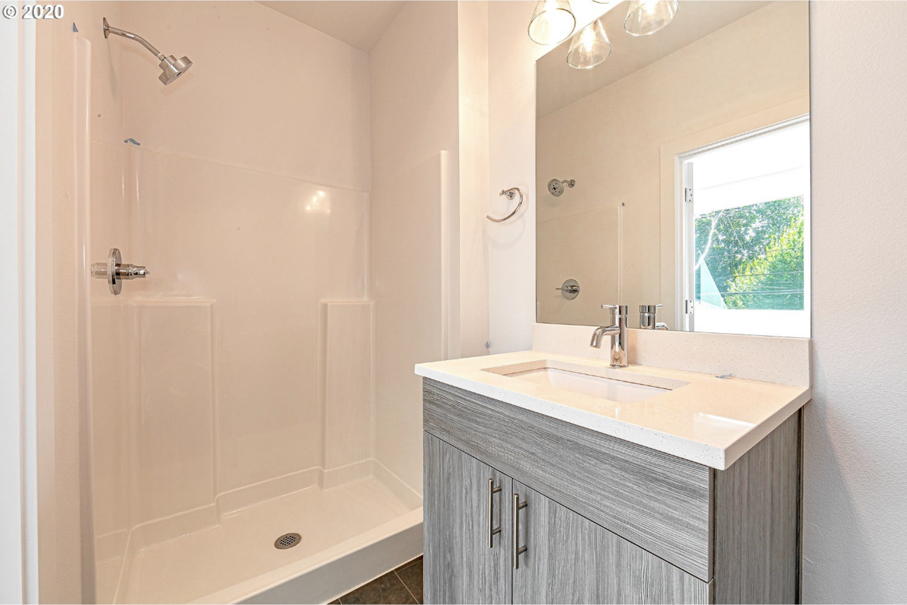 4130 Northeast Garfield Avenue - Photo 4 of 9