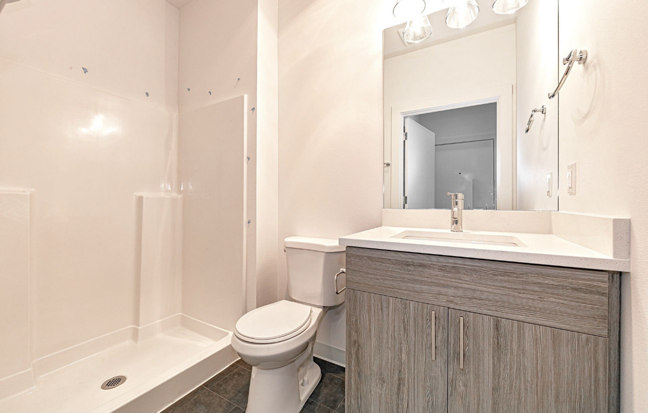 4130 Northeast Garfield Avenue - Photo 7 of 9
