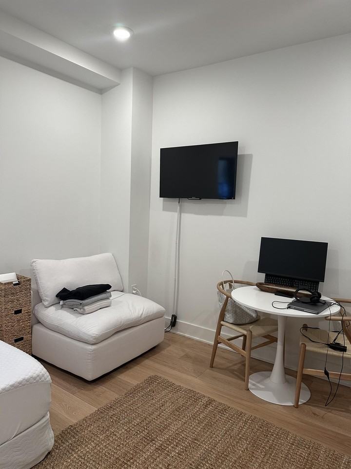 136 Chestnut Street - Photo 3 of 6