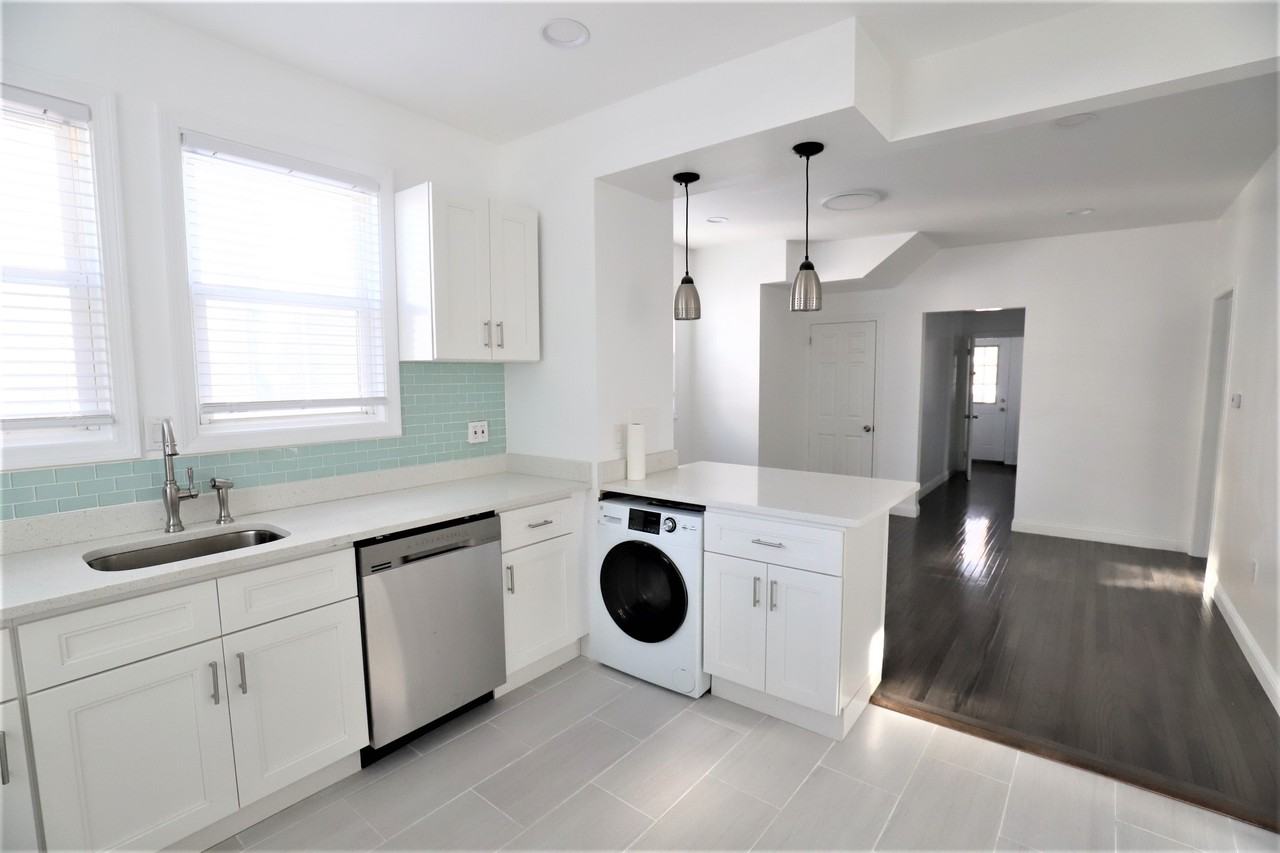 96 Washington St #1 - Photo 3 of 9