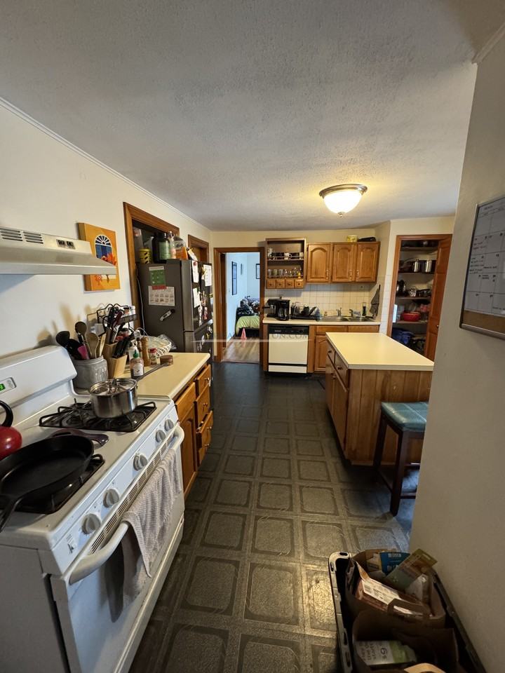 2 Oneil Pl - Photo 4 of 15