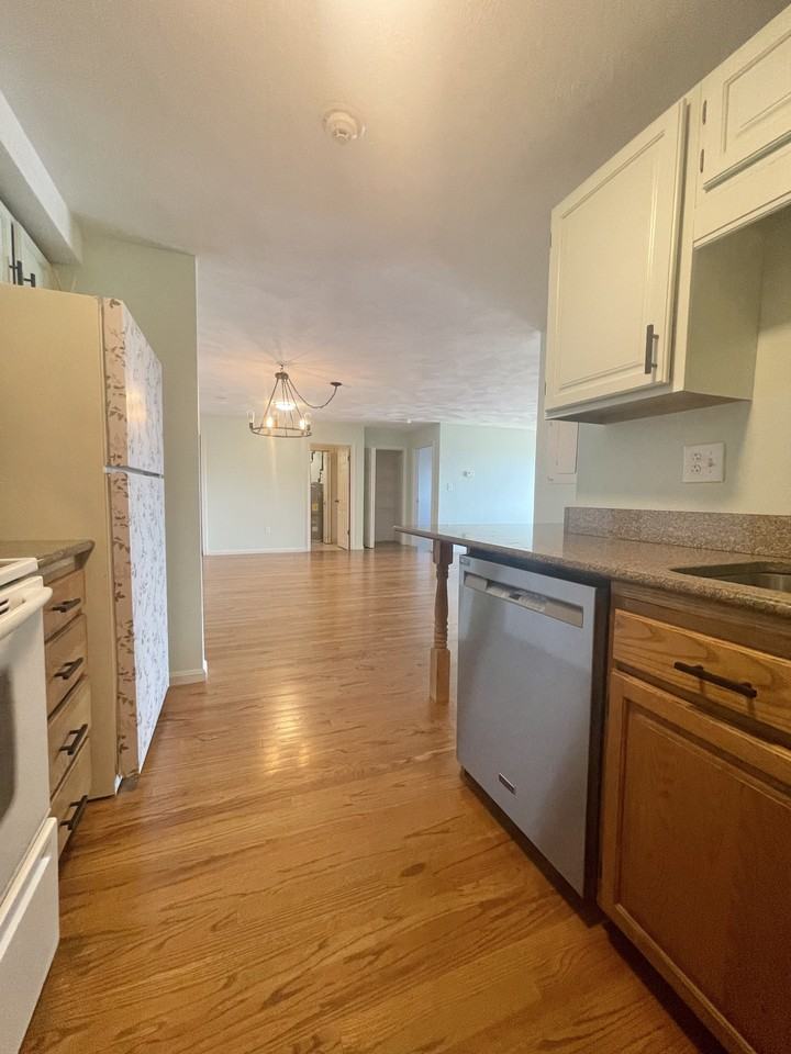 39 Parlin St #404 - Photo 2 of 31