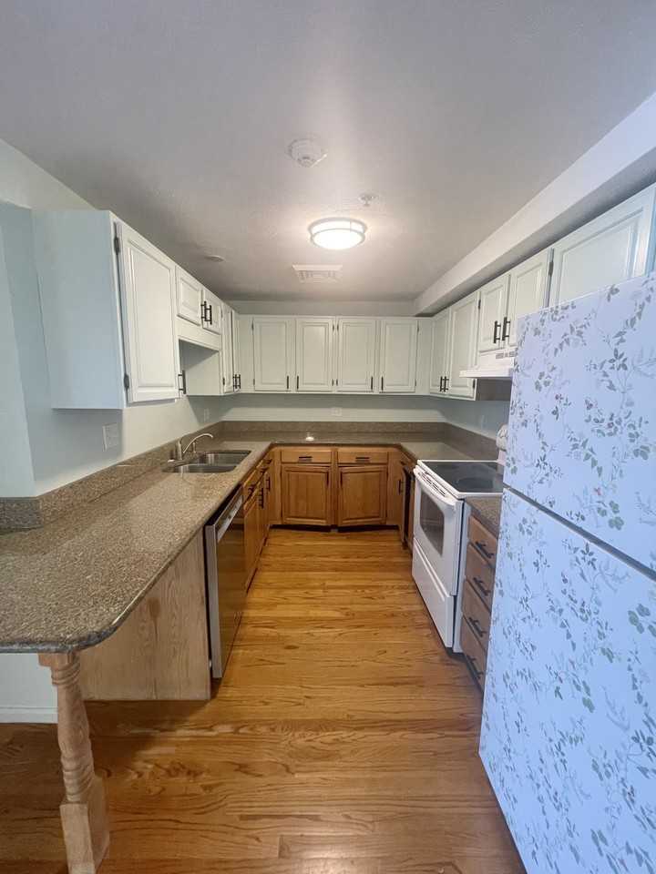 39 Parlin St #404 - Photo 4 of 31