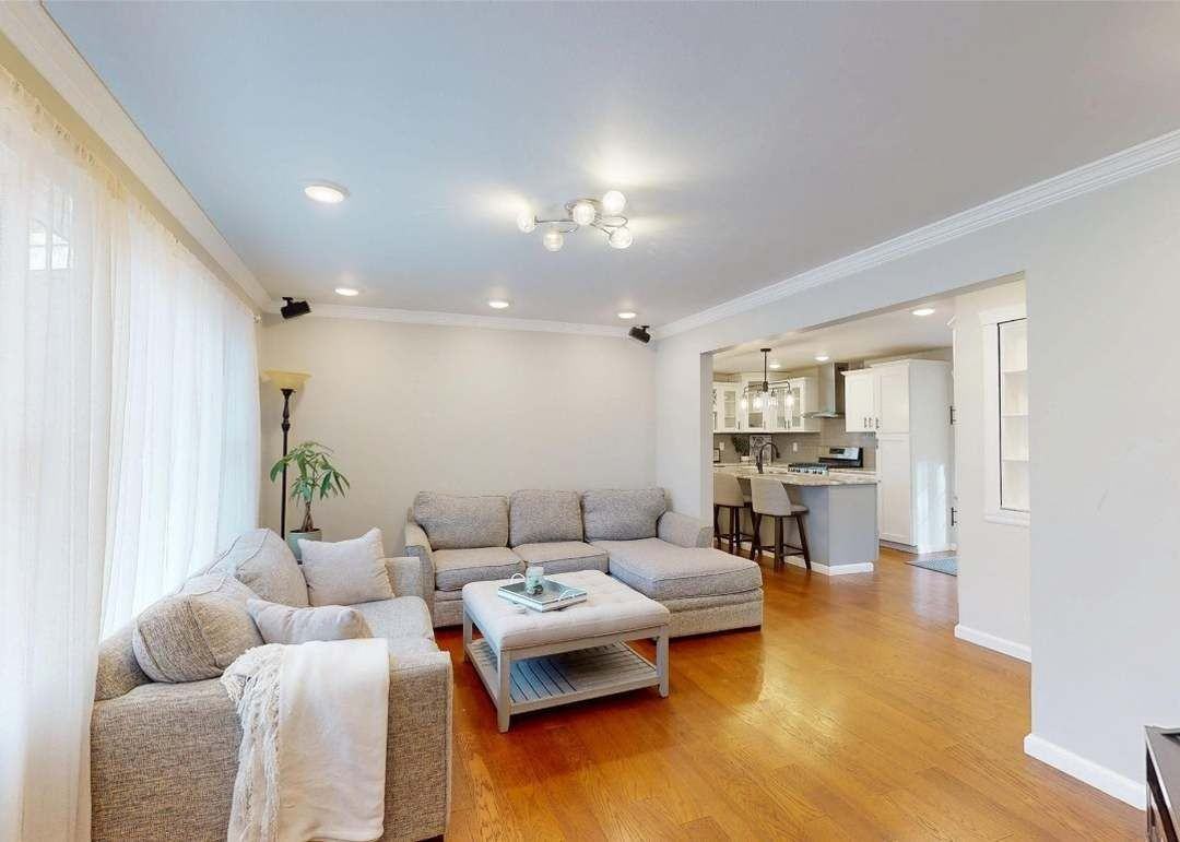 1429 Nicholson St - Photo 2 of 16