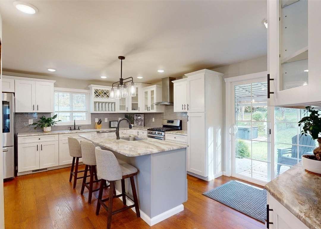1429 Nicholson St - Photo 3 of 16