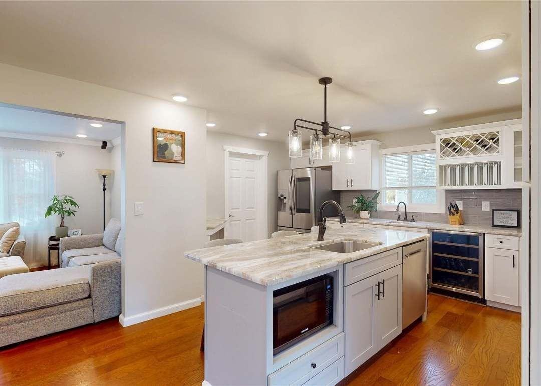 1429 Nicholson St - Photo 4 of 16