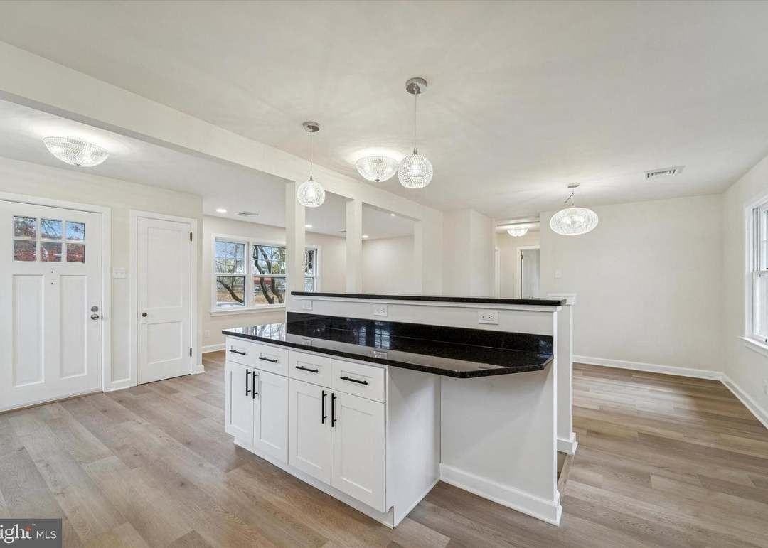 646 Willow St - Photo 3 of 22