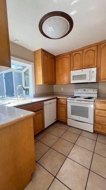 2828 Royal Ann Ln - Photo 3 of 24